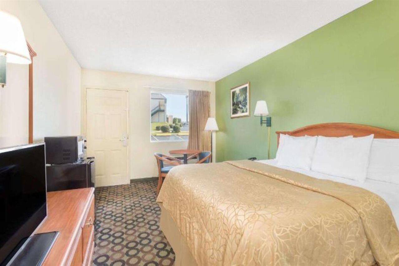 Economy Inn By Oyo Ashburn Exterior photo