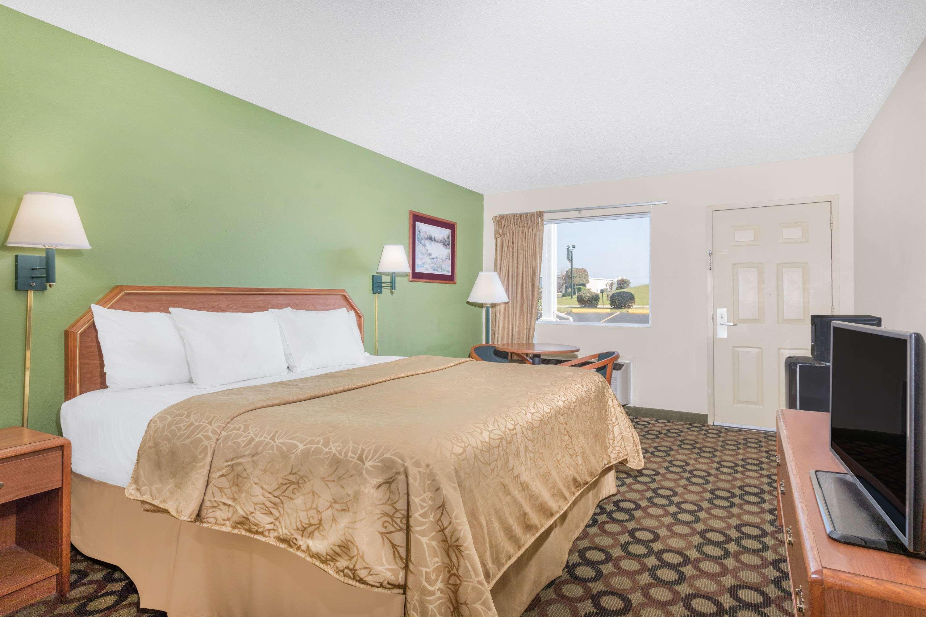 Economy Inn By Oyo Ashburn Exterior photo