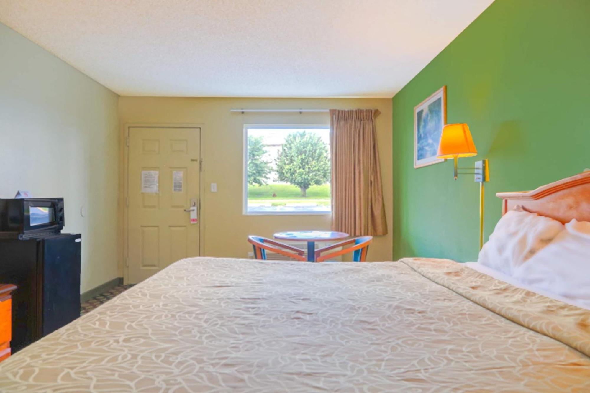 Economy Inn By Oyo Ashburn Exterior photo