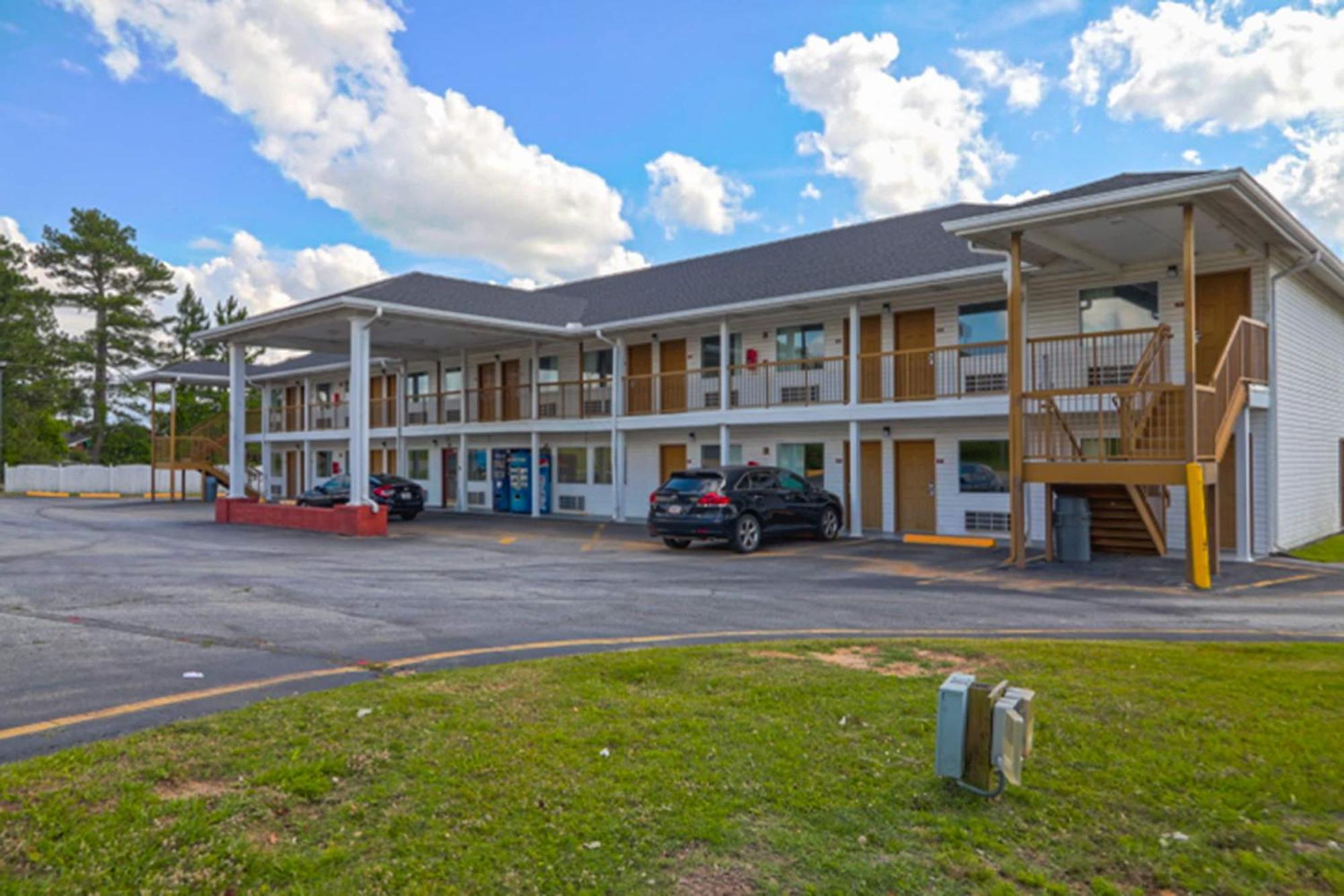 Economy Inn By Oyo Ashburn Exterior photo